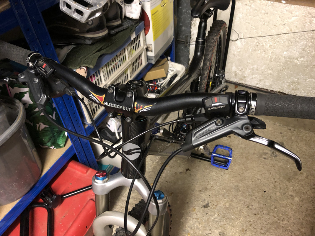 B820F1F4-0260-4C63-87B3-96311A763577