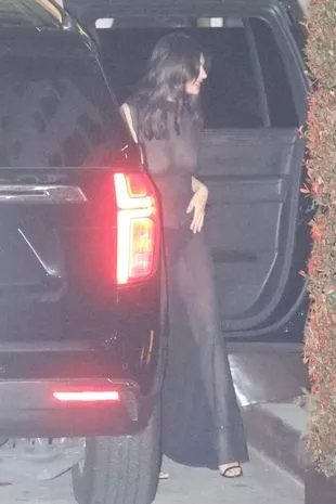 0-PAY-EXCLUSIVE-Emily-Ratajkowski-Attends-Jay-Z-and-Beyoncs-Post-Oscar-Party-1
