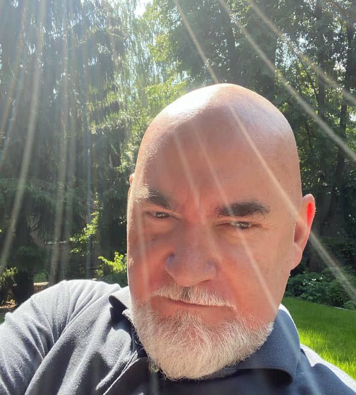 9CCF6B24-988B-423E-AF23-F57EE2E0BE31