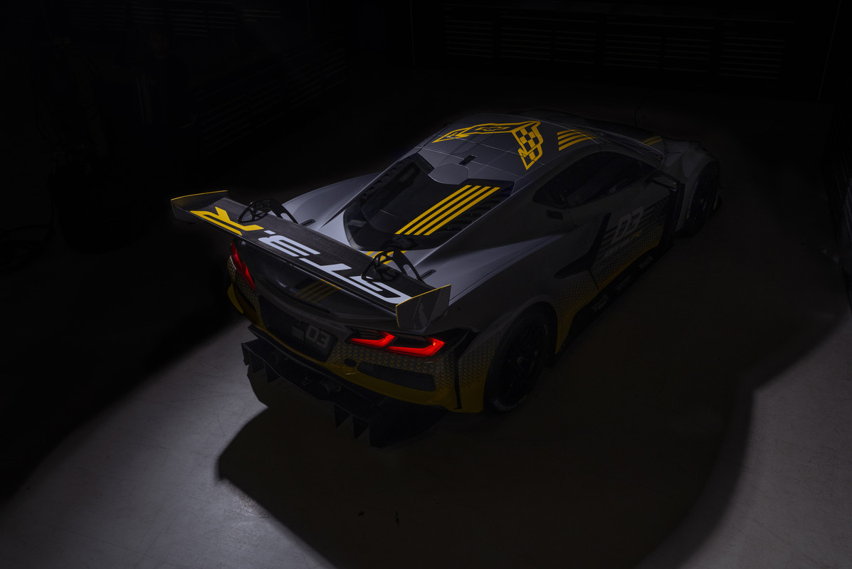 2024-chevrolet-corvette-z06-gt3r-007