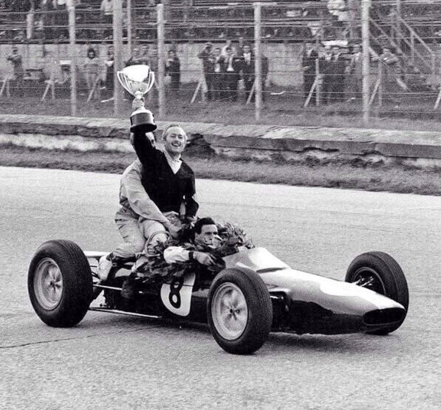 6604447C-4525-43CF-83A5-34BCD281D47B