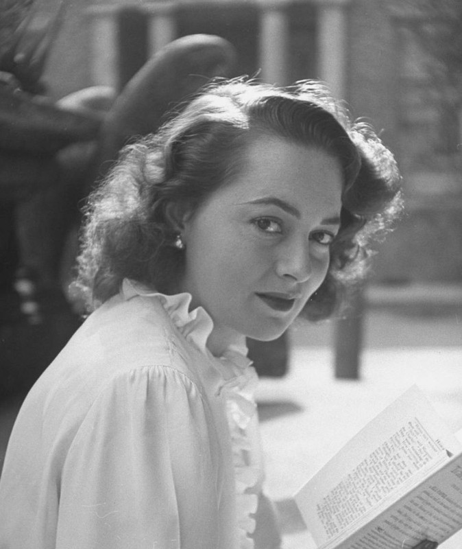 olivia_de_havilland_a92