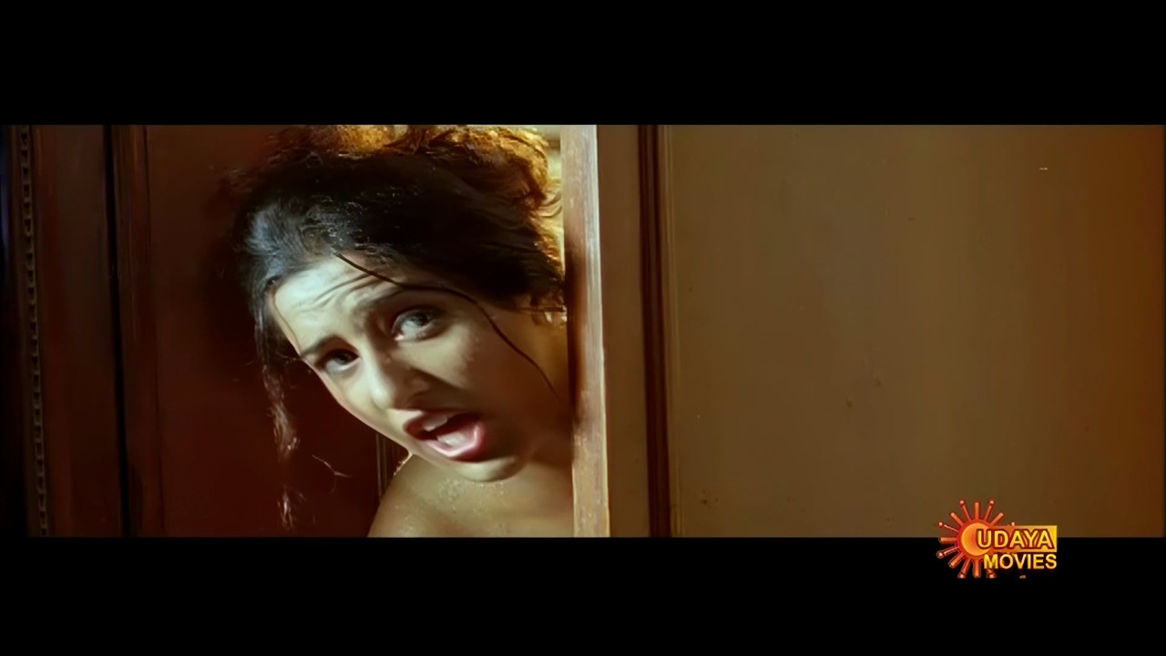 Durga Shetty Hot Song 1 SDTV Enhance.mp4_20240707_203832.325