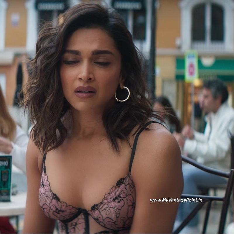 97-Deepika-Padukone-Hot-Scene-in-Pathaan-Movie-with-Shah-Rukh-Khan-My-Vantage-Point