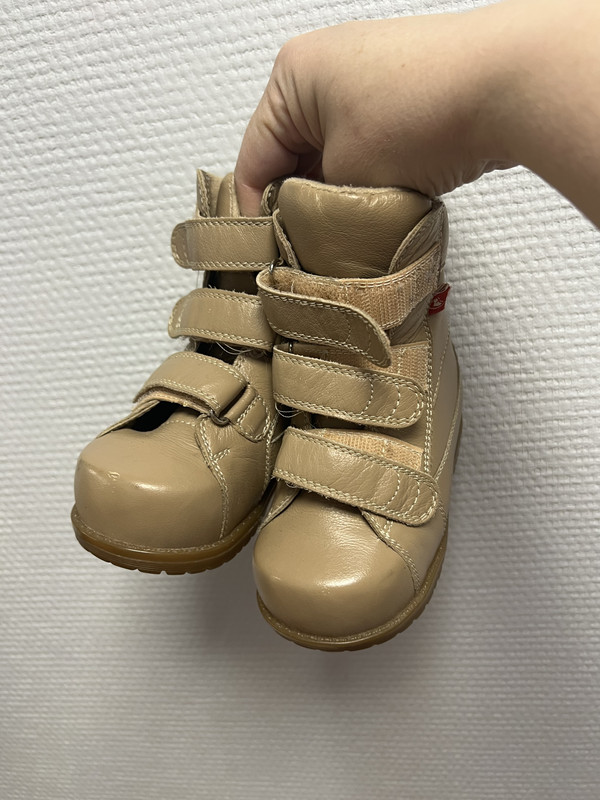 FC1B6CB9-7258-4929-86B7-2B078A170391