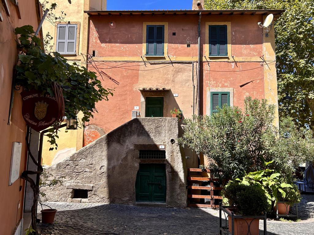 Жаркий сентябрь на побережье Тирренского моря.