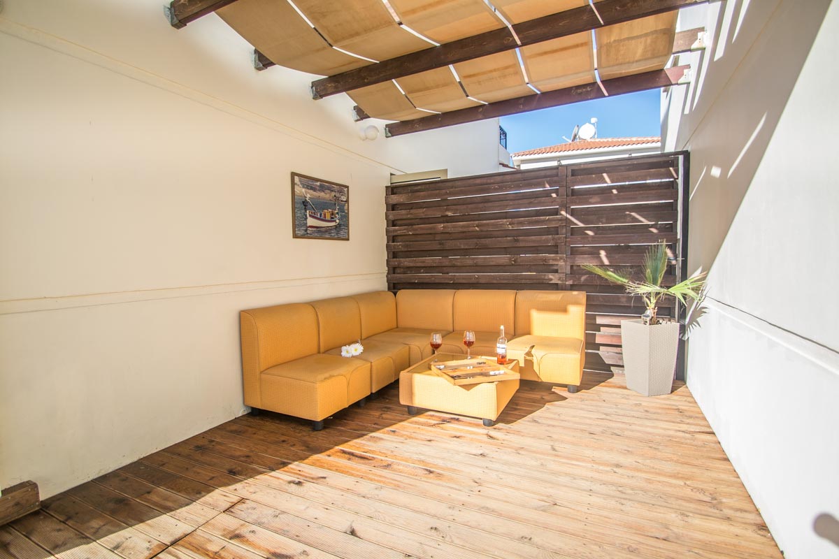 9-VILLA-IN-KAPPARIS-FOR-RENT