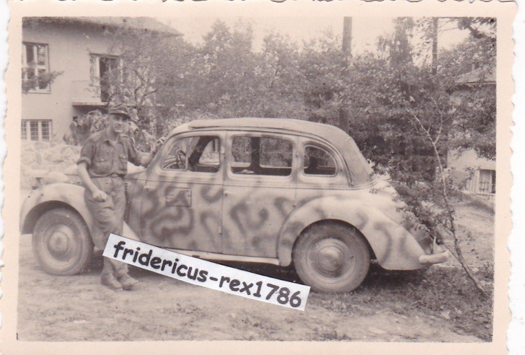 Foto VW Kübel PKW mit Tarnanstrich camo