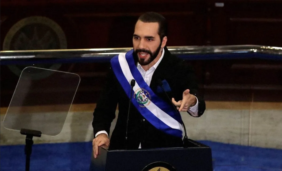 Nayib Bukele obtiene licencia para buscar la reelección en El Salvador