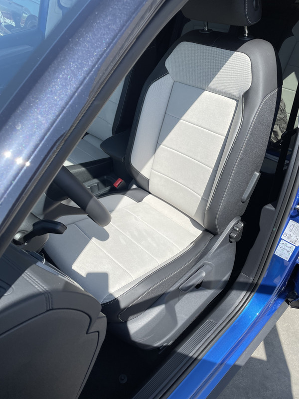 2CFA18F5-99E7-4775-A2D8-422AFD0623F0