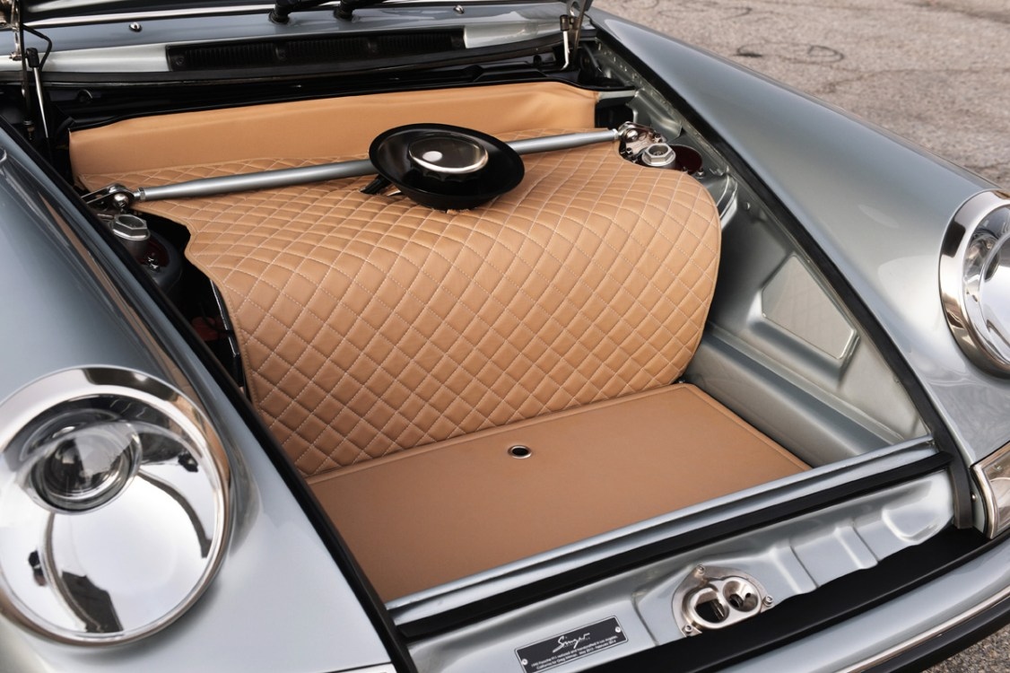 Singer-Porsche-911-Carrera-2-Vir13.jpg