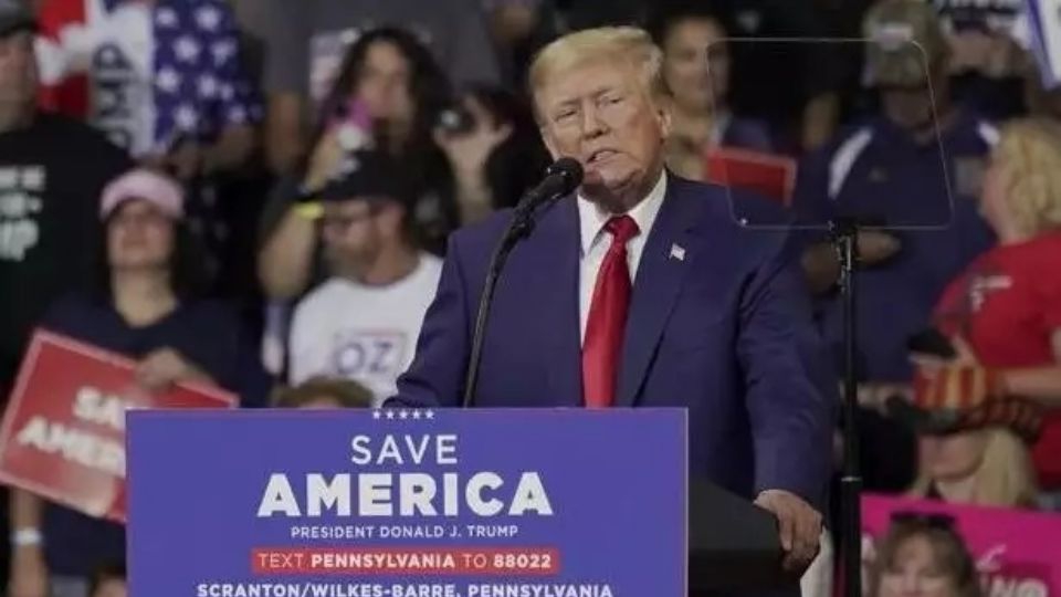 Durante un mitin no oficial de campaña preelectoral, Tump llama