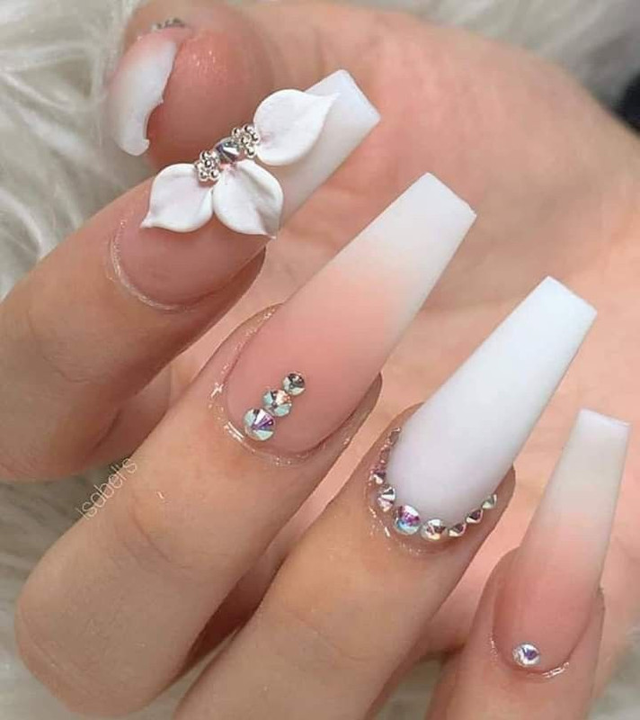 Uñas de acrílico para novia