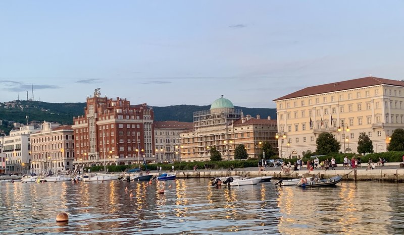 Continuación Trieste. Trieste por la mañana y traslado y llegada a Piran - Eslovenia en pocos, poquísimos, días. Julio de 2025. (4)