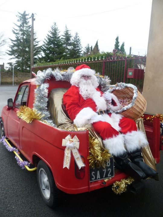 Le Père Noël en 4L