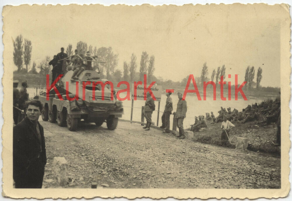 Foto Wehrmacht Panzer Spähwagen 8 Rad Funker Antenne auf Pionier