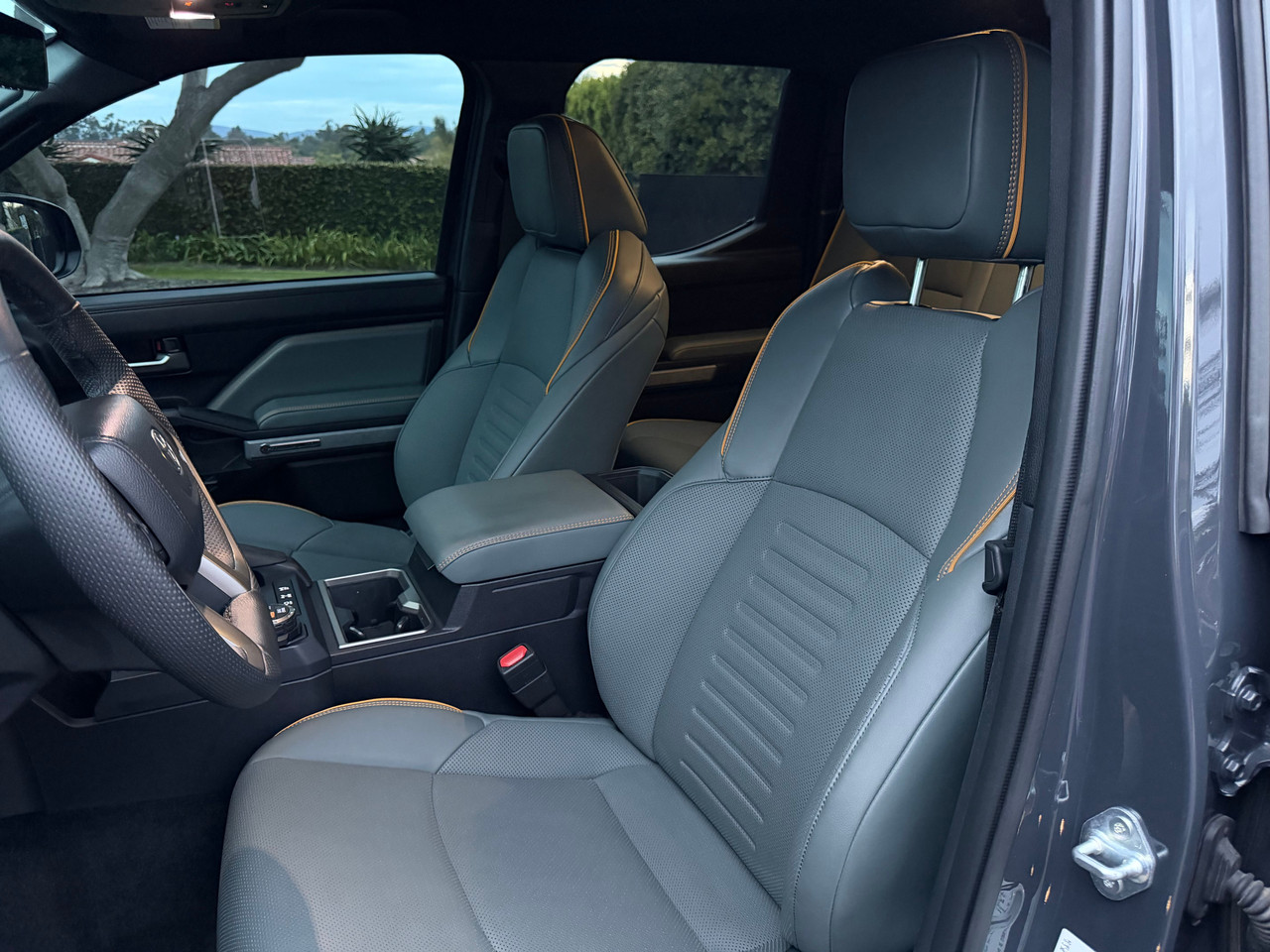 Vehicle thumbnail 24