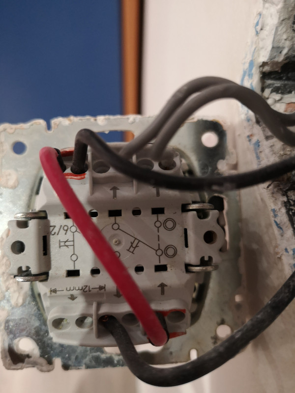 DE4709FA-5F8D-4B58-B0AC-3C3042EB5D77