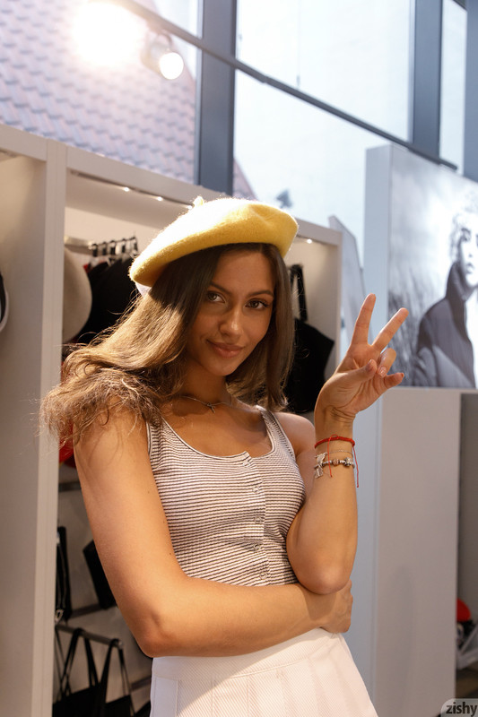 full_012_8339232926184444