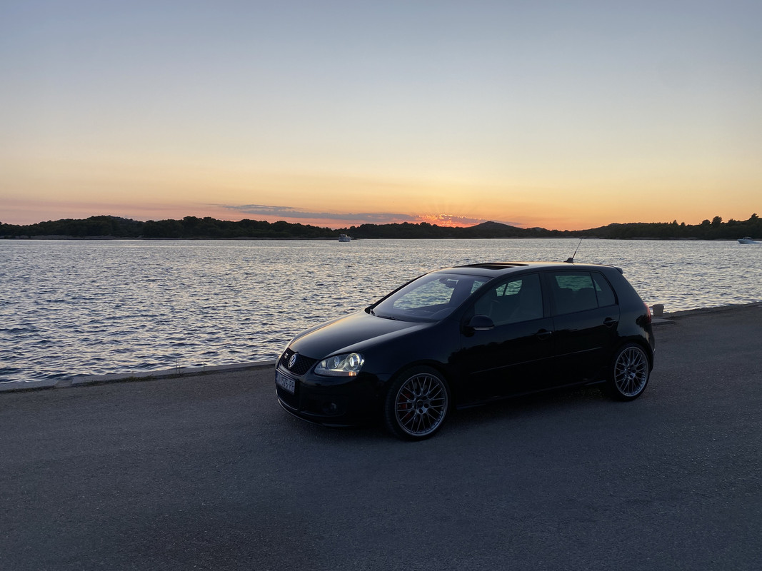 8837365D-BFFA-4BC8-BAF0-963E5E6D2661