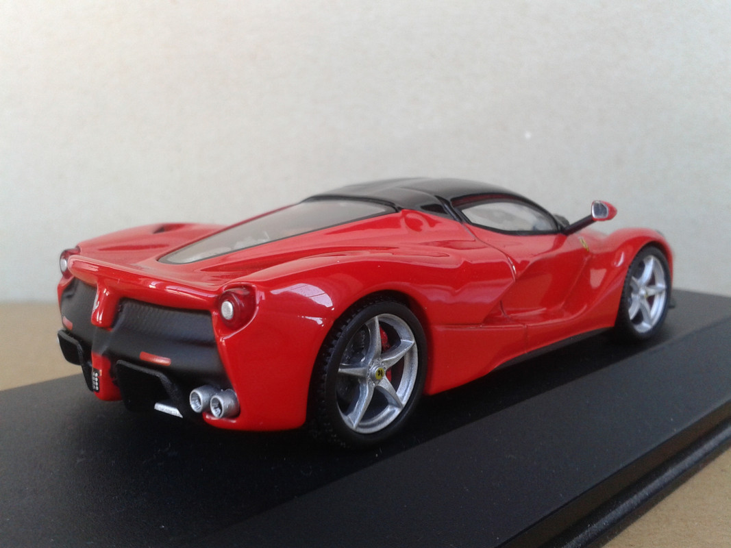 2013 Ferrari LaFerrari (Ixo-nº 2 Ferrari GT Collection). (5)