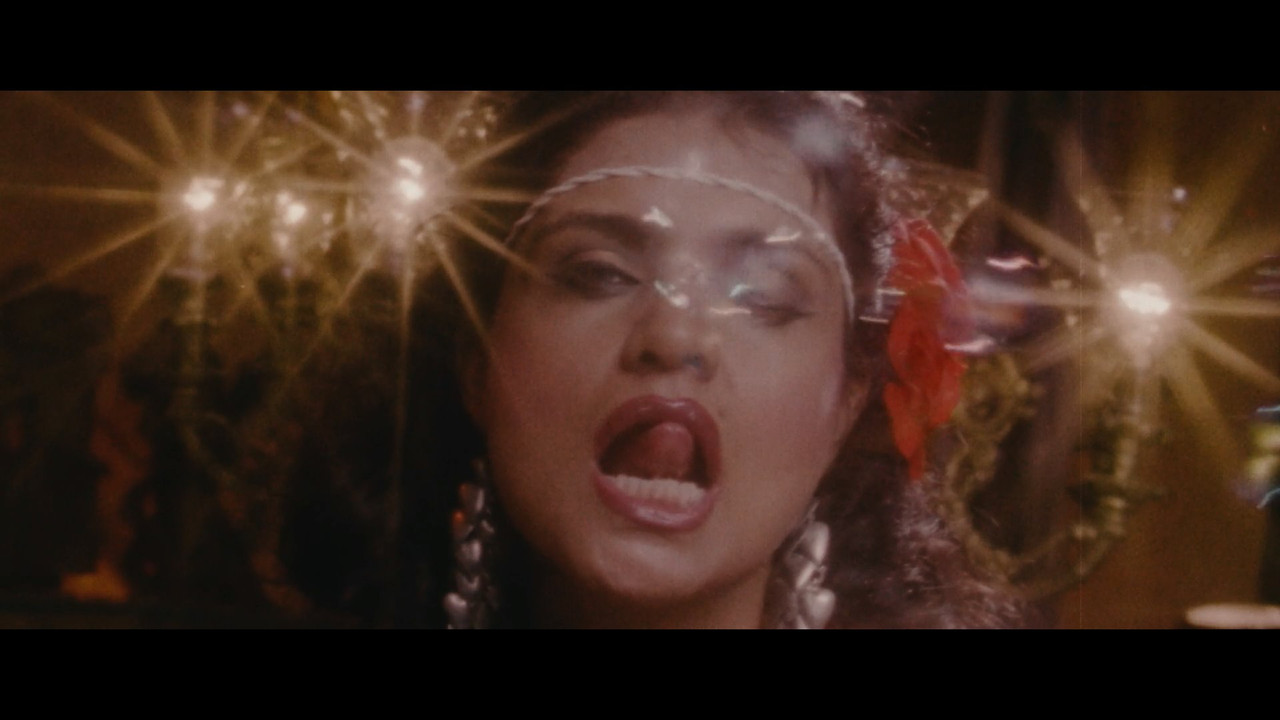 Miss.Lovely.2012.1080p.NF.mkv_snapshot_01.55_[2021.07.14_11.02.23]