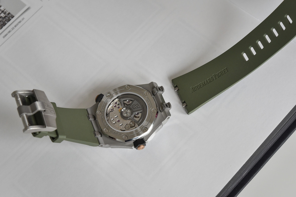 2021-Audemars-Piguet-Royal-Oak-Offshore-Diver-42mm-15720ST.OO_.A052CA.01-2