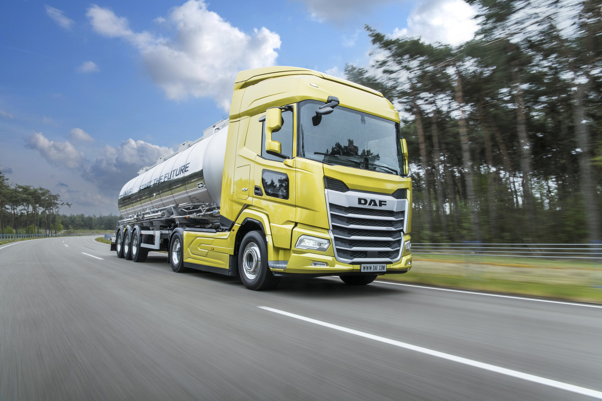 01-New-Generation-DAF-XF-truck-with-excellent-aerodynamics.jpg