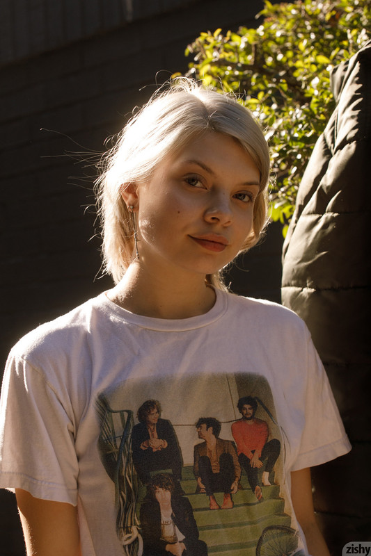 full_014_1847351021257983