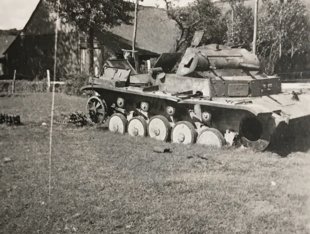 Provence-Alpes-Côte d’Azur - zerstörter Panzer