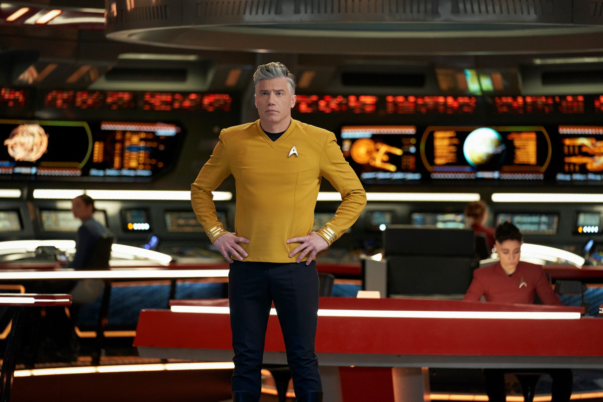 Captain-Christopher-Pike-on-the-Enterprise-NCC-1701-Bridge-circa-2259.jpg