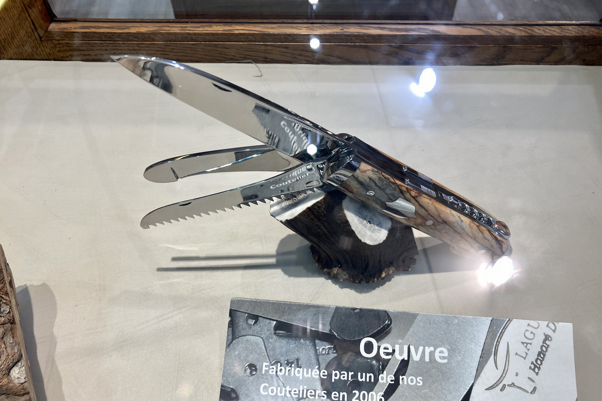 7A57C260-D65E-48B4-B0A8-C2FEC2CDB556