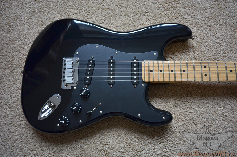 Fender_American_Strat_Standart_99-blk-bght_007