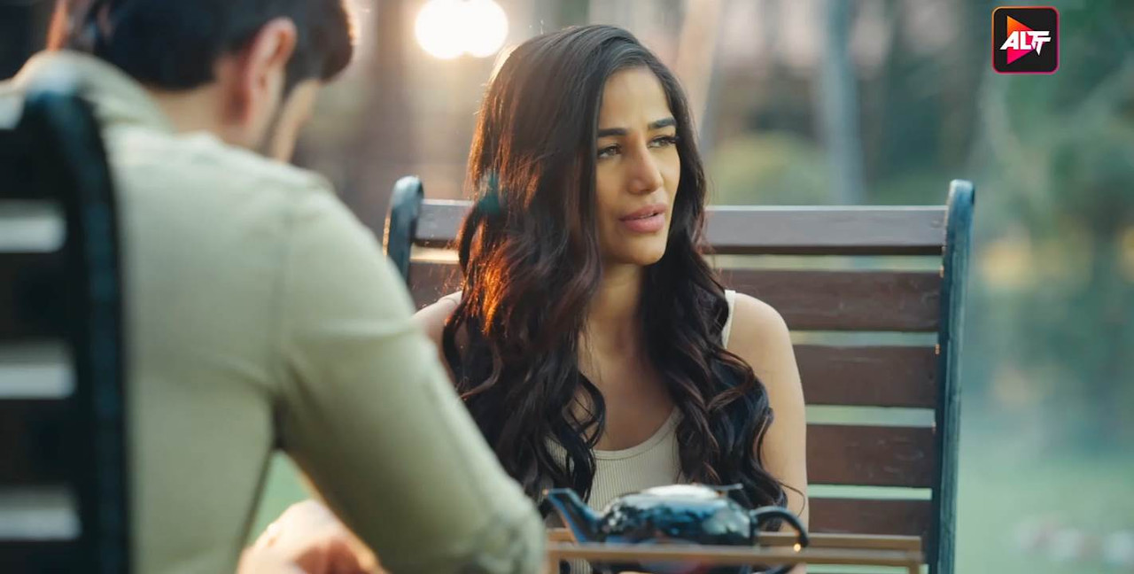 Honeymoon Suite Room No 911 (2023) Season 1 [Hindi] WebRip 480p, 720p - Complete Screenshot