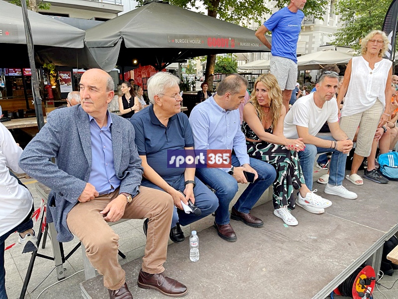 , Tsatoumas Street Long Jump: &Theta;έ&alpha;&mu;&alpha; &kappa;&alpha;&iota; &kappa;&alpha;&lambda;έ&sigmaf; &epsilon;&pi;&iota;&delta;ό&sigma;&epsilon;&iota;&sigmaf; &sigma;&tau;&eta;&nu; &kappa;&epsilon;&nu;&tau;&rho;&iota;&kappa;ή &pi;&lambda;&alpha;&tau;&epsilon;ί&alpha; &Kappa;&alpha;&lambda;&alpha;&mu;ά&tau;&alpha;&sigmaf; (&Epsilon;&iota;&kappa;ό&nu;&epsilon;&sigmaf;)