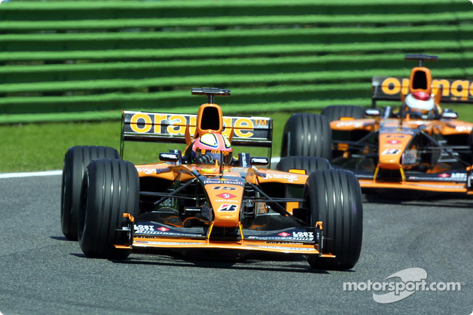Temporada 2001 de Fórmula 1 F1-san-marino-gp-2001-the-arrows-luciano-burti-and-jos-verstappen