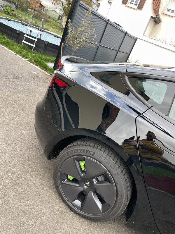 9B334506-43D9-4059-A686-49A52248BFA1