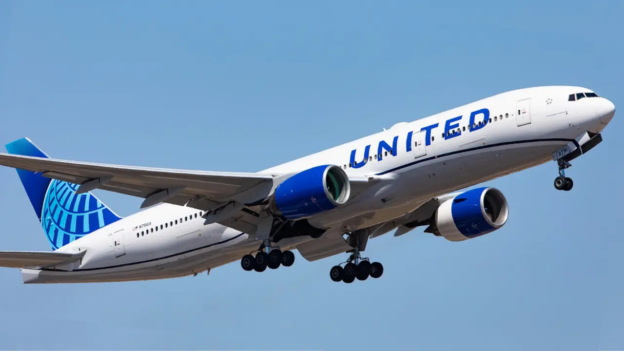 united airlines flight ua770 emergency diversion