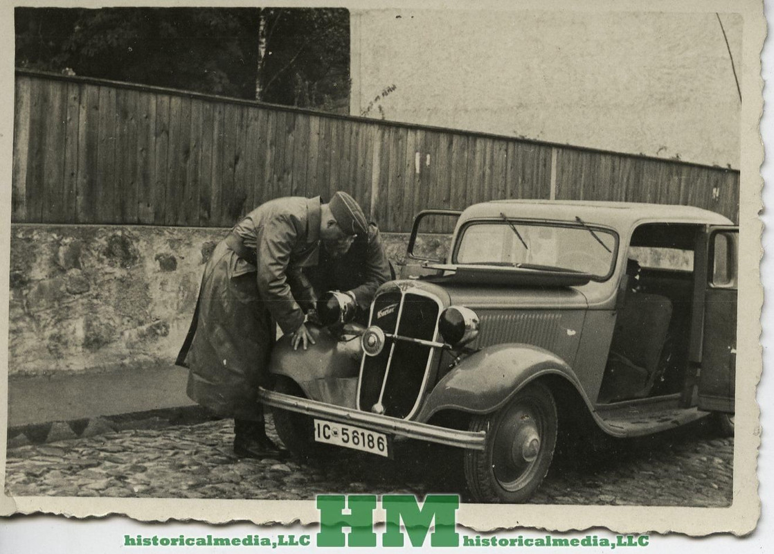 2WK Foto- HANOMAG KURIER AUTO CAR WEHRMACHT