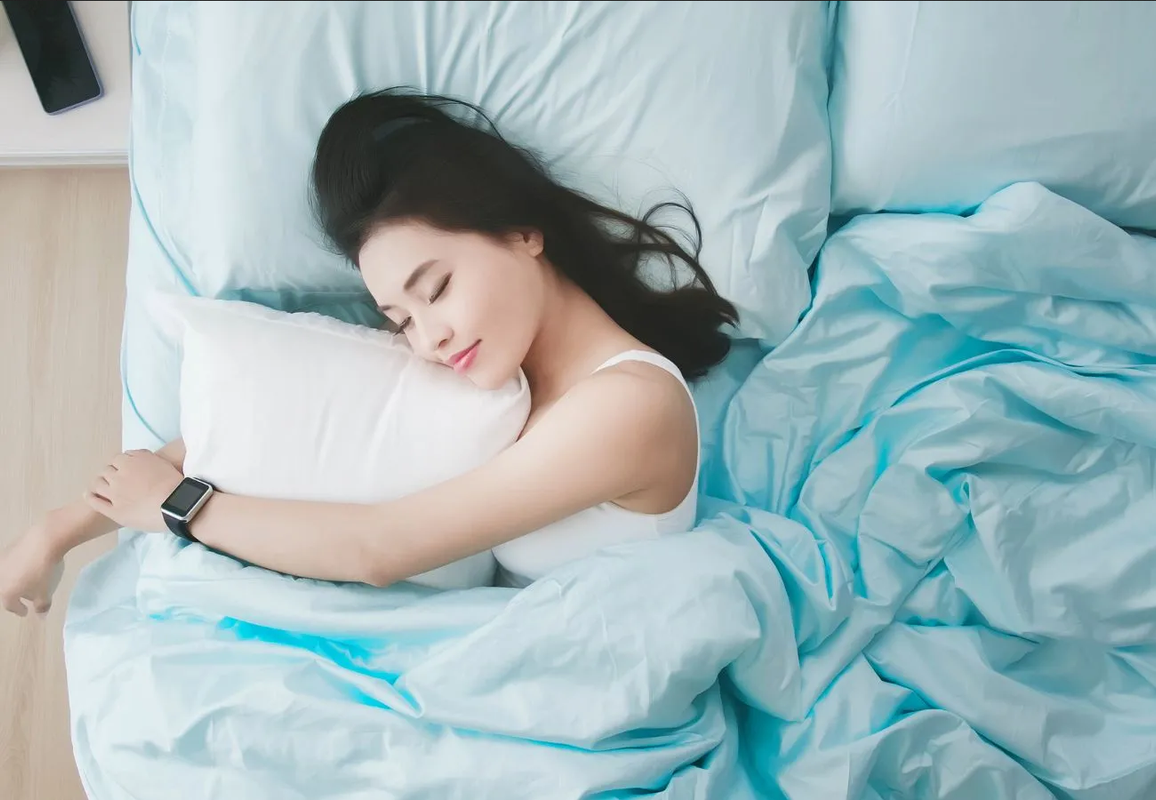 Esta es la posición para dormir mejor según expertos