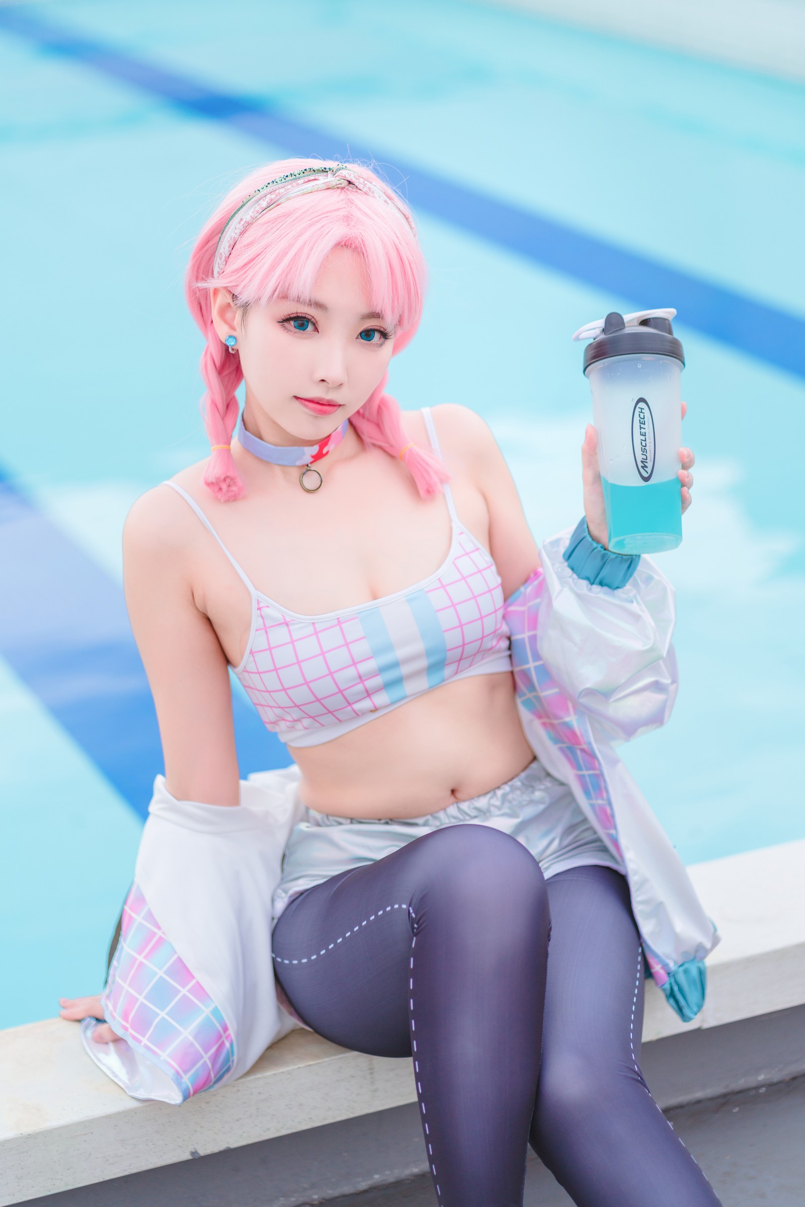 宮本桜 蓝毒 Cosplay 写真集｜明日方舟干员 高清摄影（16P｜322MB）插图2