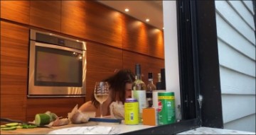 [Image: Voyeur39855140128.jpg]