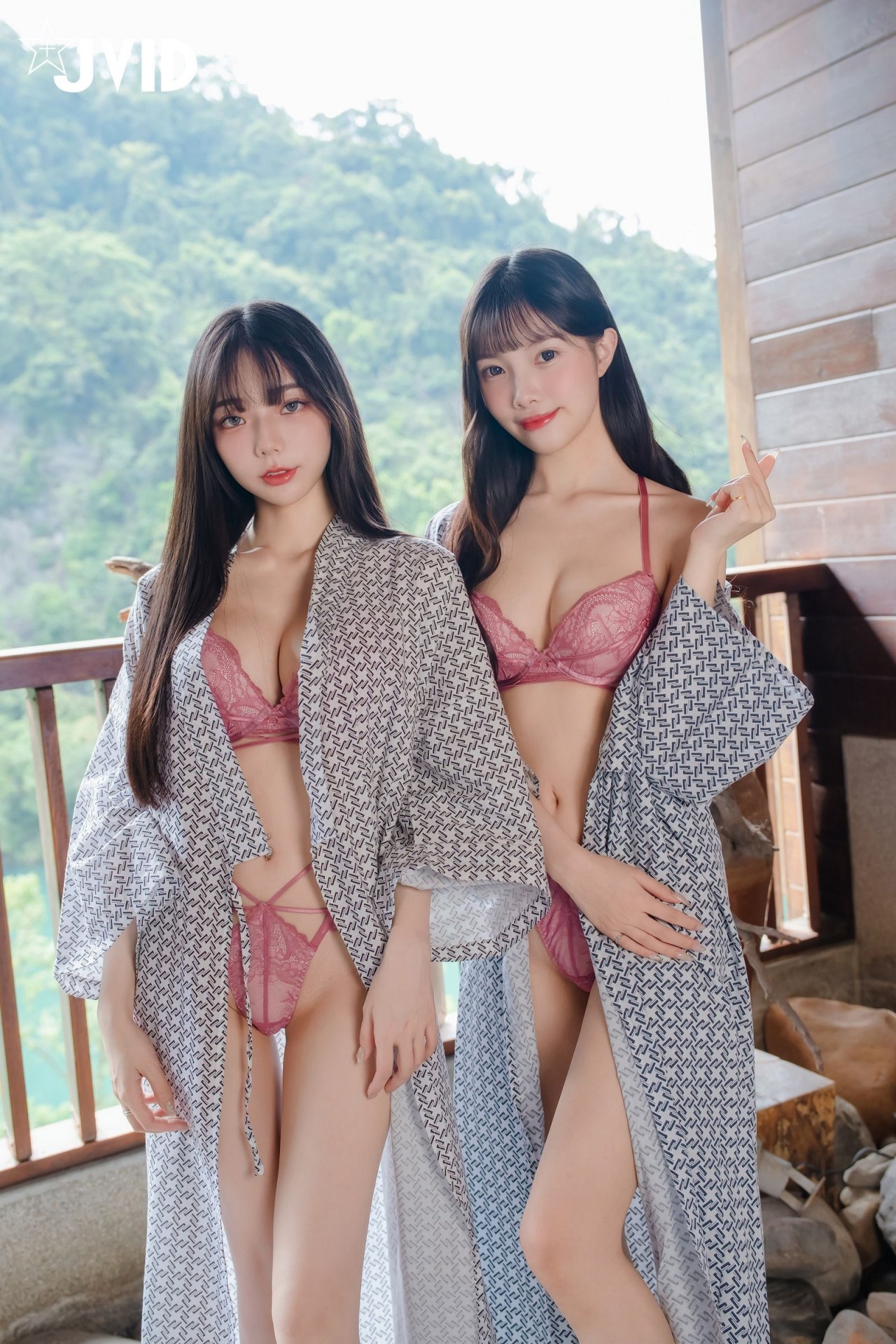 jvid 在线 观看《粉色内衣浴袍美女》，超性感、优雅气质插图2