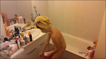 [Image: Voyeur45385140455.jpg]