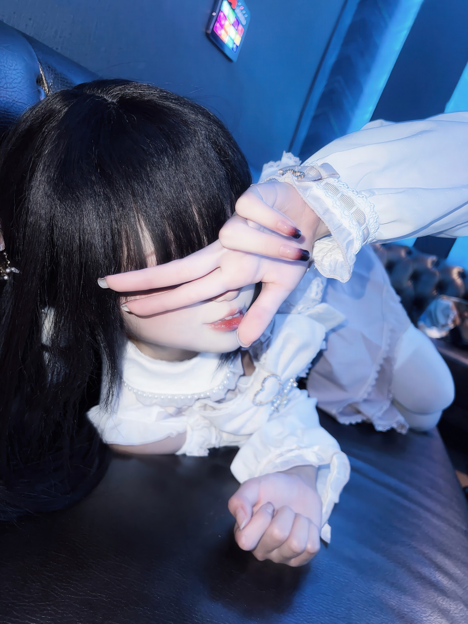 纸悦Etsu_ko《地雷系女子 KTV 约会》主题写真｜氛围感私房套图[44P-438.8M]插图5