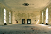 abandoned-house-room-7007