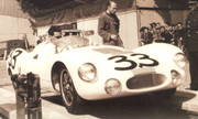 24 HEURES DU MANS YEAR BY YEAR PART ONE 1923-1969 - Page 40 56lm33-Cooper-T-39-Ed-Hugus-John-Bentley-8