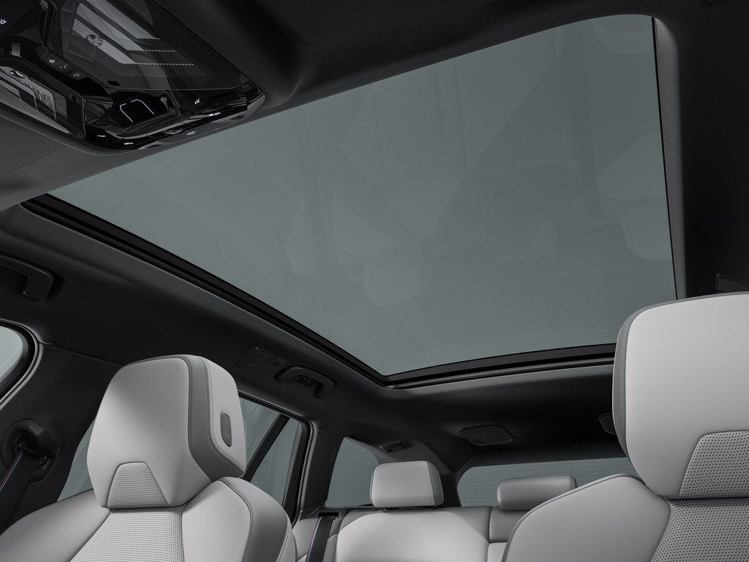 P90536879_highRes_the-new-bmw-i5-edriv