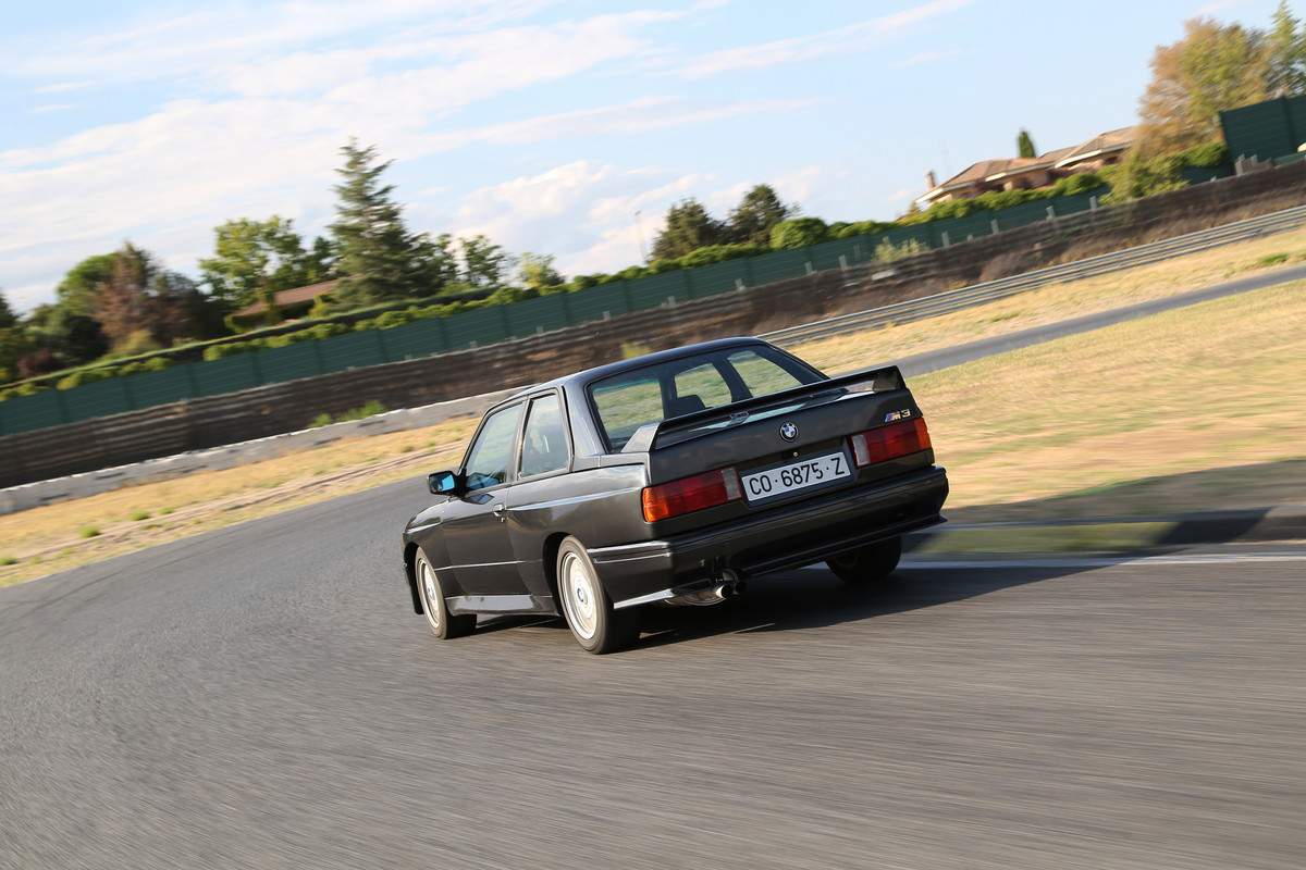 P90206037_highRes_m3-e30