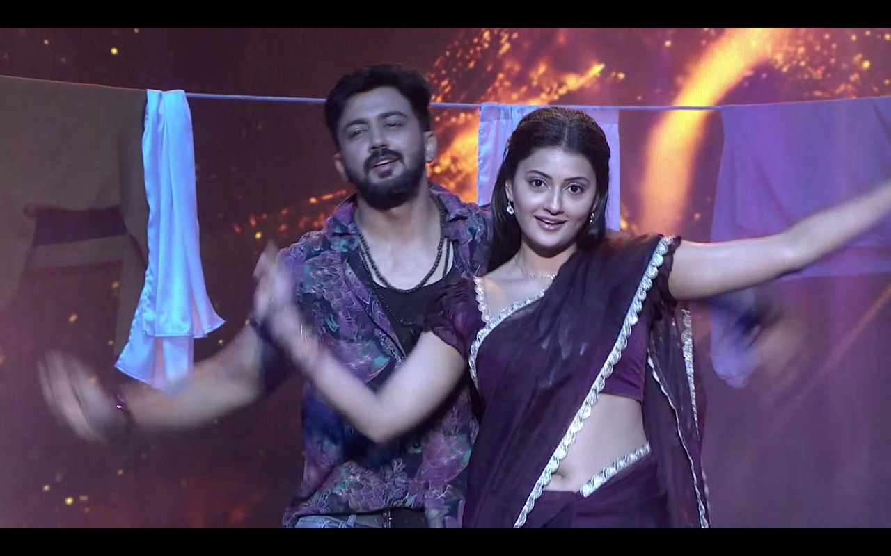 [Image: vlcsnap-2025-10-11-23h49m50s376.jpg]